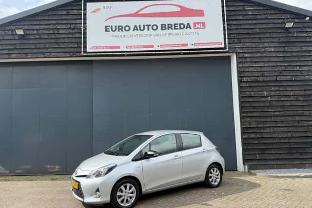 Toyota Yaris (2013) thumbnail 1