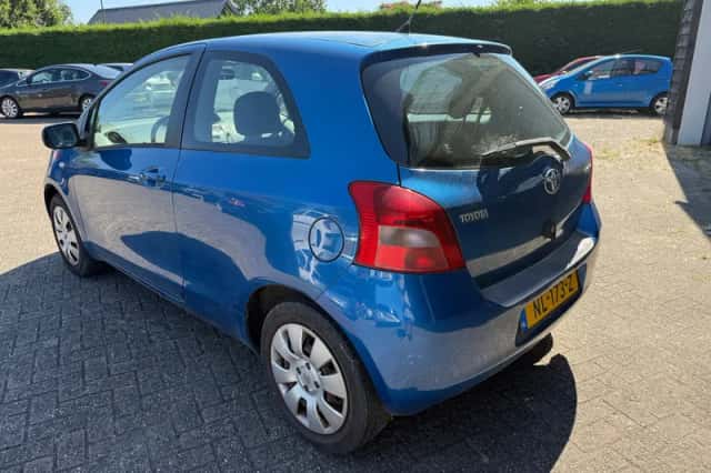 Toyota Yaris (2006) thumbnail 5