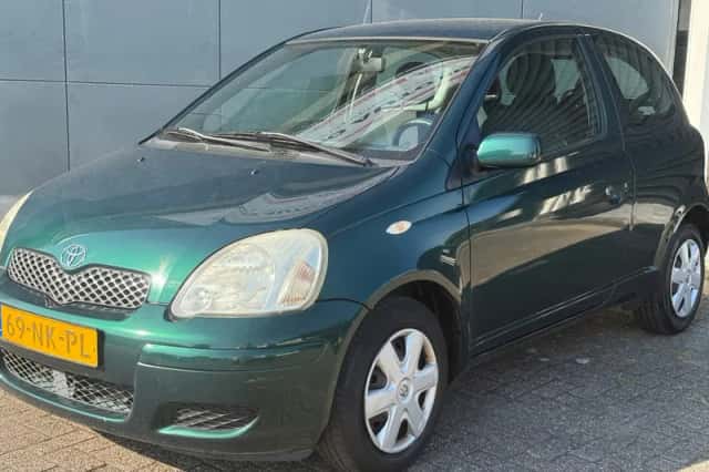 Toyota Yaris (2003) thumbnail 3