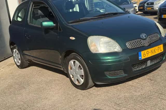 Toyota Yaris (2003) thumbnail 4