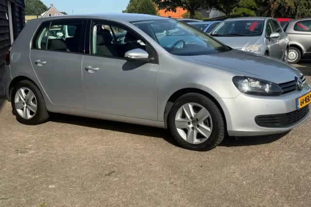 Volkswagen Golf (2009) thumbnail 6