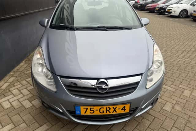Opel Corsa (2008) thumbnail 2