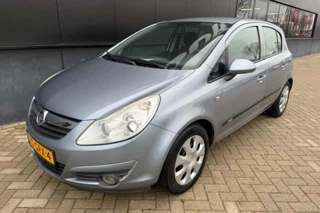 Opel Corsa (2008) thumbnail 3
