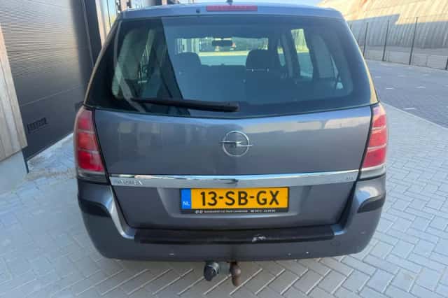 Opel Zafira (2005) thumbnail 6