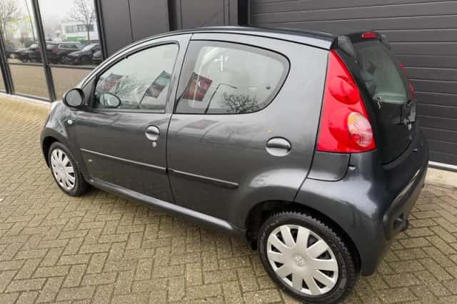 Peugeot 107 (2007) thumbnail 5