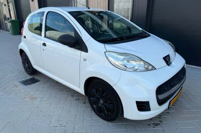 Peugeot 107 (2011) thumbnail 3