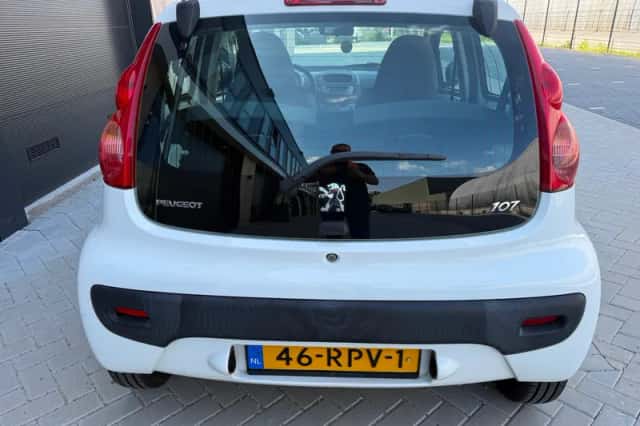 Peugeot 107 (2011) thumbnail 6