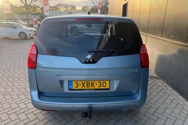 Peugeot 5008 (2009) thumbnail 6