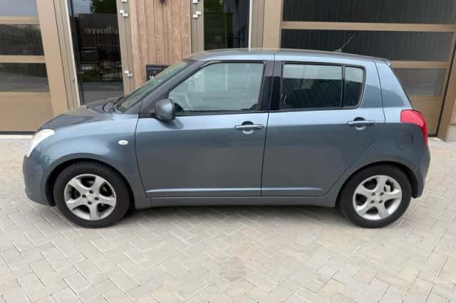 Suzuki Swift (2007) thumbnail 4