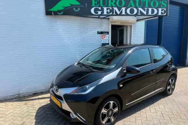 Toyota Aygo (2015) thumbnail 1