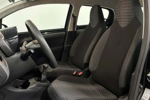 Peugeot 108 (2021) thumbnail 2