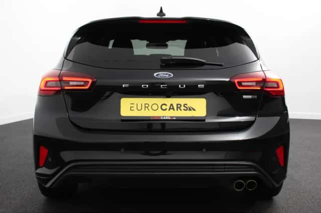 Ford Focus (2023) thumbnail 5