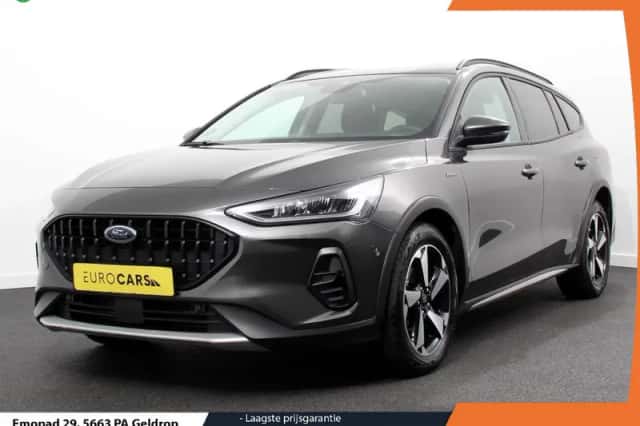 Ford Focus (2024) thumbnail 1