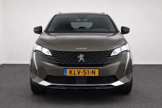Peugeot 3008 (2023) thumbnail 2