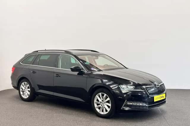 Škoda Superb (2022) thumbnail 3