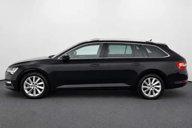 Škoda Superb (2022) thumbnail 4