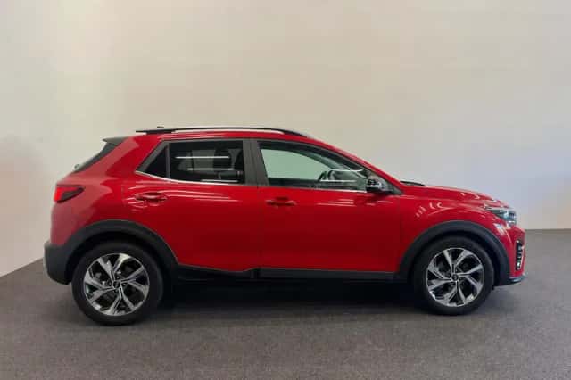 Kia Stonic (2021) thumbnail 5
