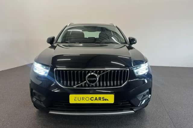 Volvo XC40 (2021) thumbnail 2