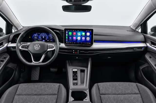 Volkswagen Golf (2025) thumbnail 3