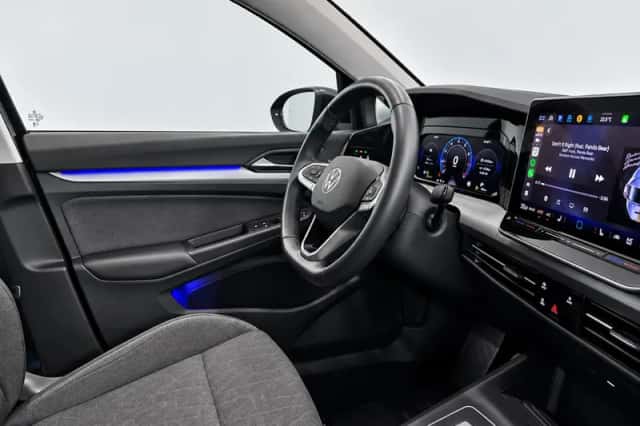 Volkswagen Golf (2025) thumbnail 4