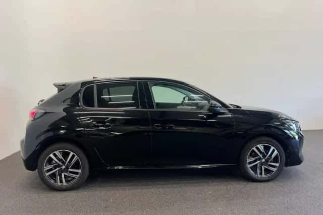 Peugeot 208 (2022) thumbnail 5