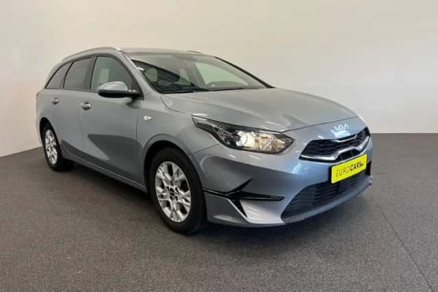 Kia Ceed (2023) thumbnail 3