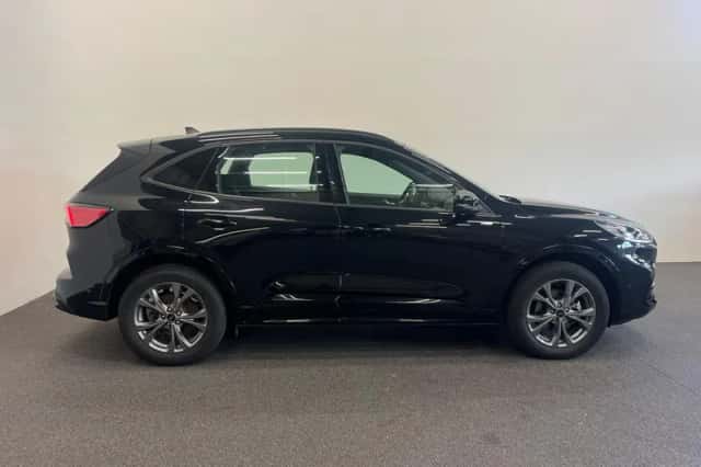 Ford Kuga (2023) thumbnail 5