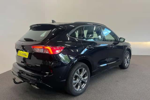 Ford Kuga (2023) thumbnail 6