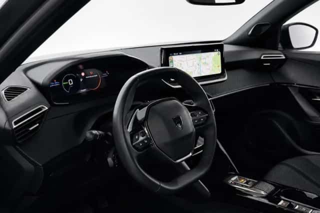 Peugeot e-2008 (2025) thumbnail 2