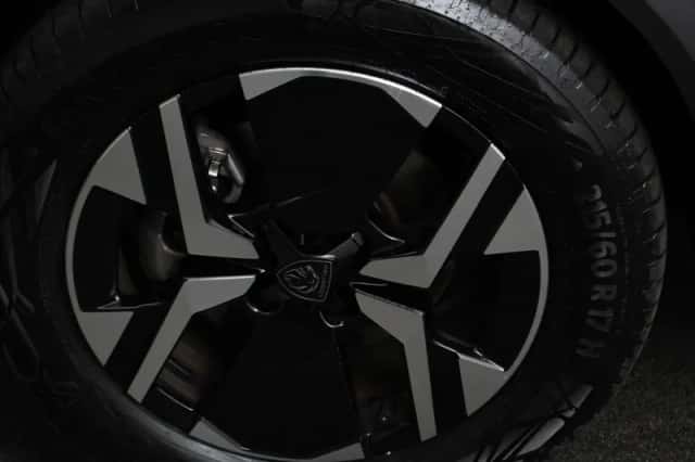 Peugeot e-2008 (2025) thumbnail 3