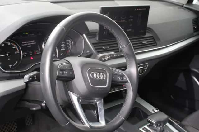 Audi Q5 (2023) thumbnail 2