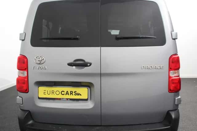 Toyota ProAce Shuttle (2022) thumbnail 5