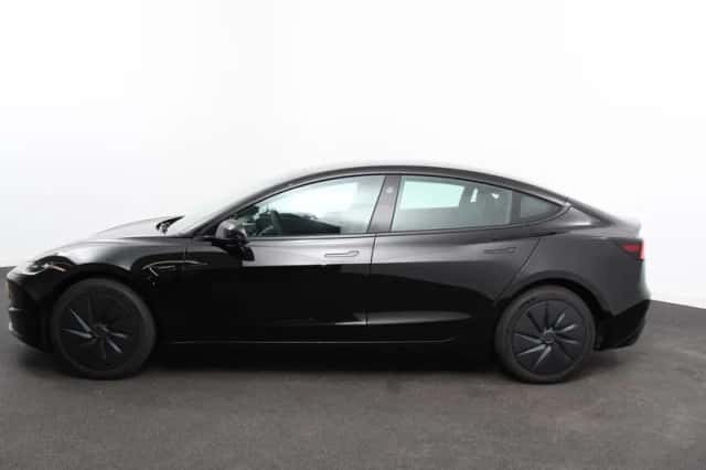 Tesla Model 3 (2026) thumbnail 5