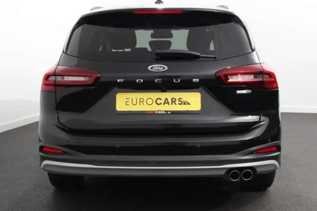 Ford Focus (2024) thumbnail 3