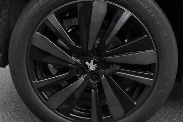 Peugeot 5008 (2024) thumbnail 4