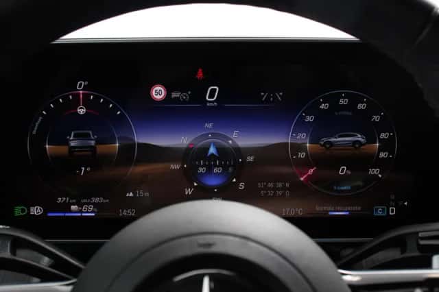 Mercedes-Benz EQE (2024) thumbnail 3