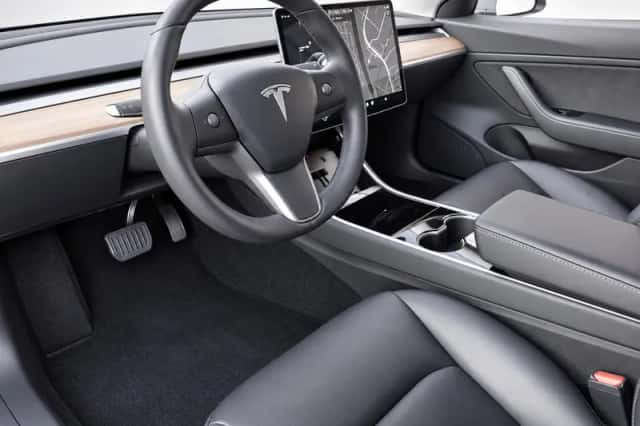 Tesla Model 3 (2019) thumbnail 2