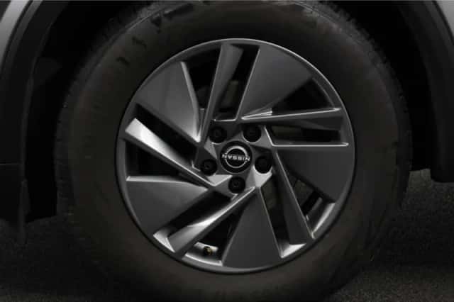 Nissan Qashqai (2023) thumbnail 3