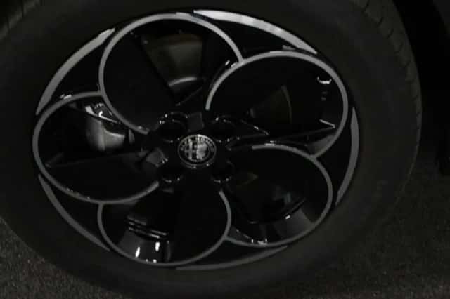 Alfa Romeo Junior (2025) thumbnail 3