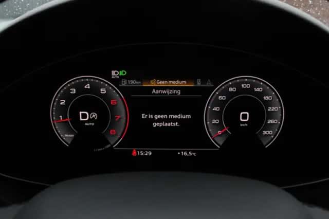 Audi A4 (2023) thumbnail 2