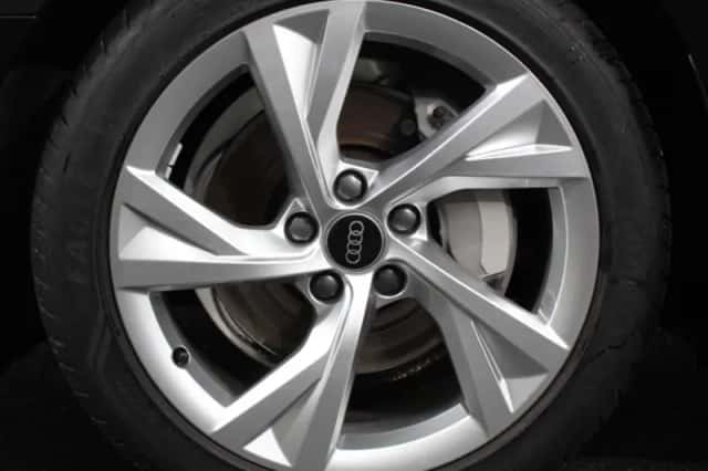 Audi A4 (2023) thumbnail 3