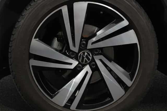 Volkswagen T-Roc (2025) thumbnail 2
