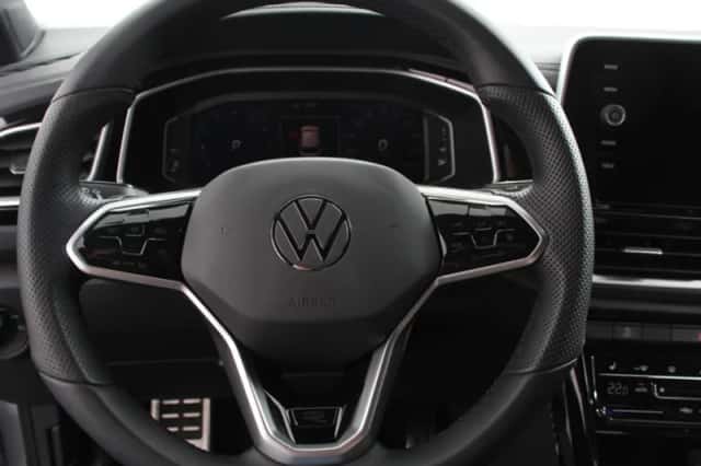 Volkswagen T-Roc (2025) thumbnail 3