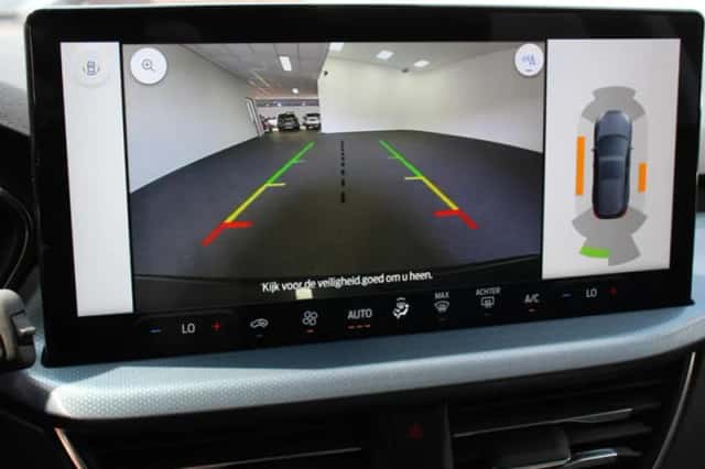 Ford Focus (2024) thumbnail 2