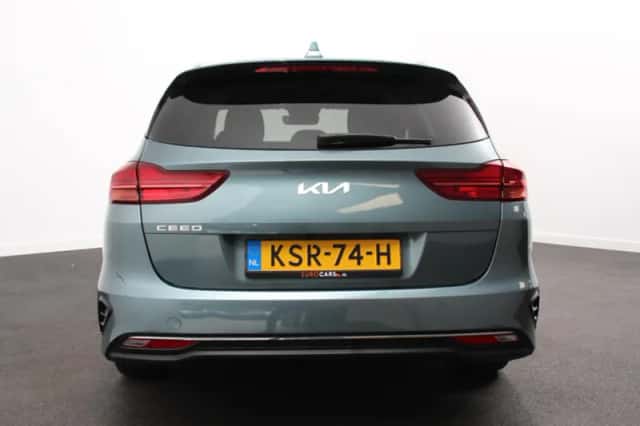 Kia Ceed (2023) thumbnail 5
