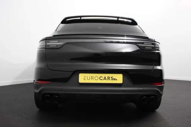 Porsche Cayenne Coupé (2022) thumbnail 3