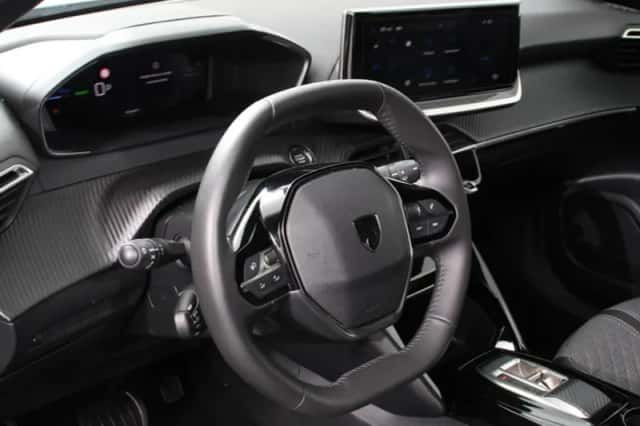 Peugeot e-2008 (2025) thumbnail 2