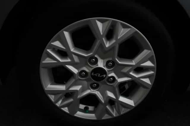 Kia Ceed (2022) thumbnail 2