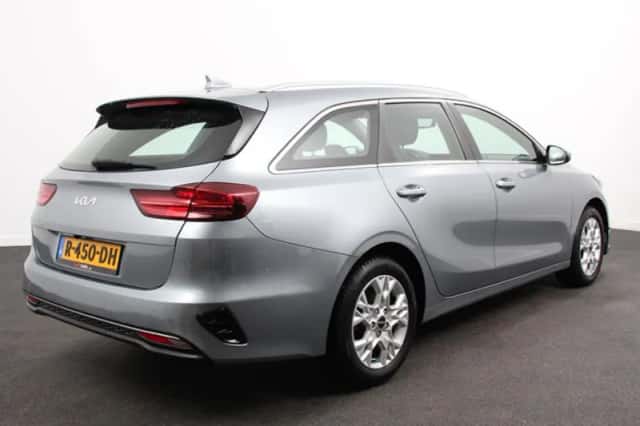Kia Ceed (2022) thumbnail 4
