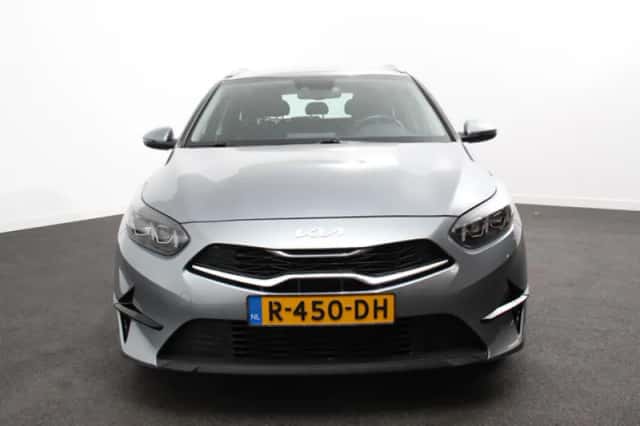 Kia Ceed (2022) thumbnail 5